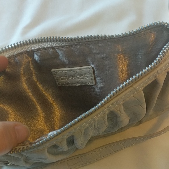 Express Handbag - Picture 2 of 4
